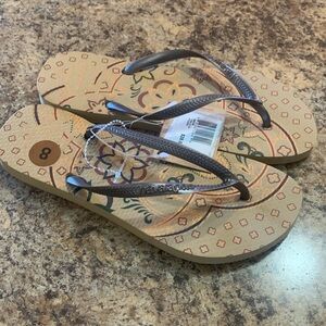 HAVAIANAS WOMENS SIZE 7/8 FLIP FLOPS NWT